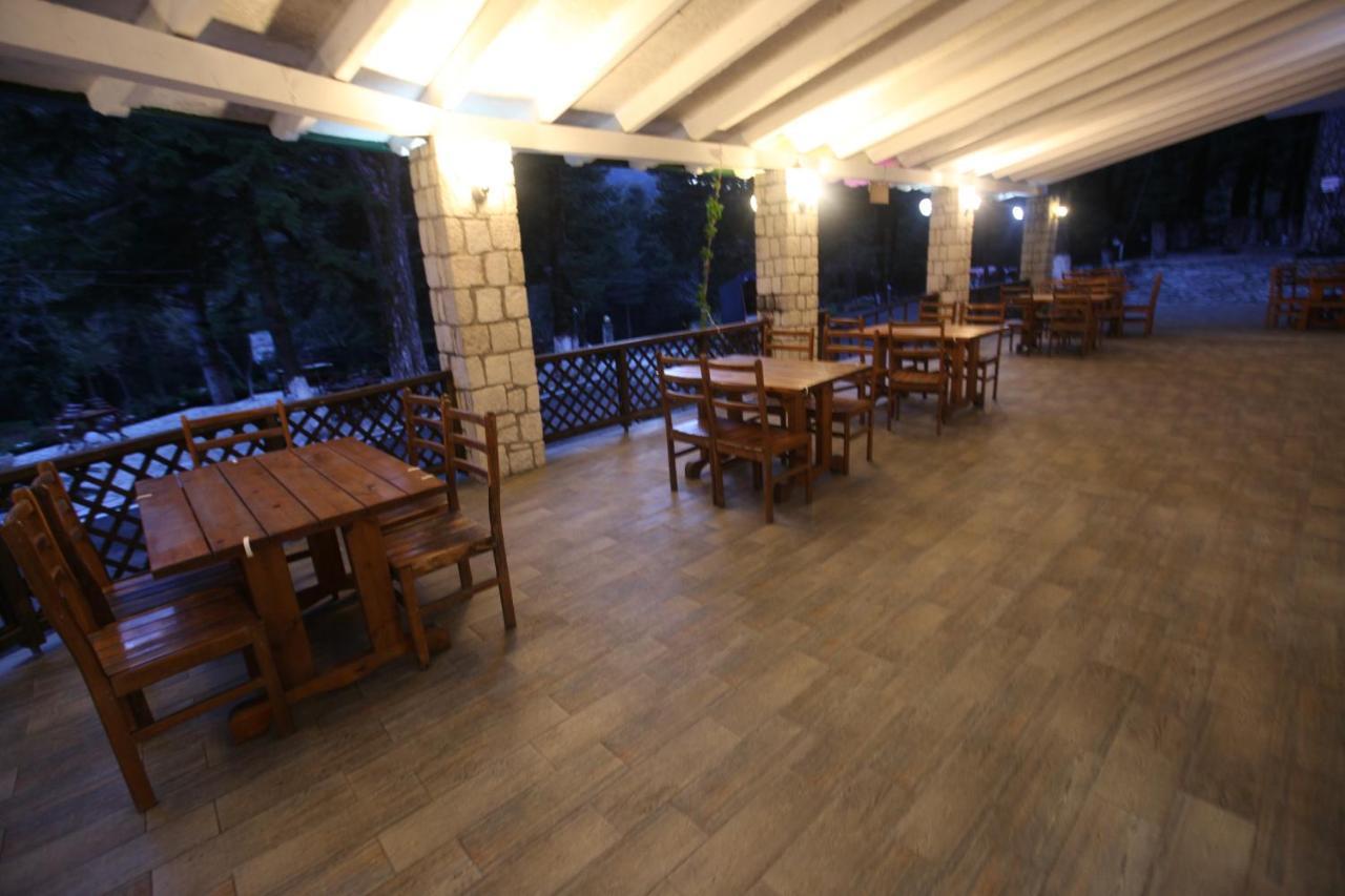 Bujtina Uji I Panjes, Log Cabins Dukat Kültér fotó