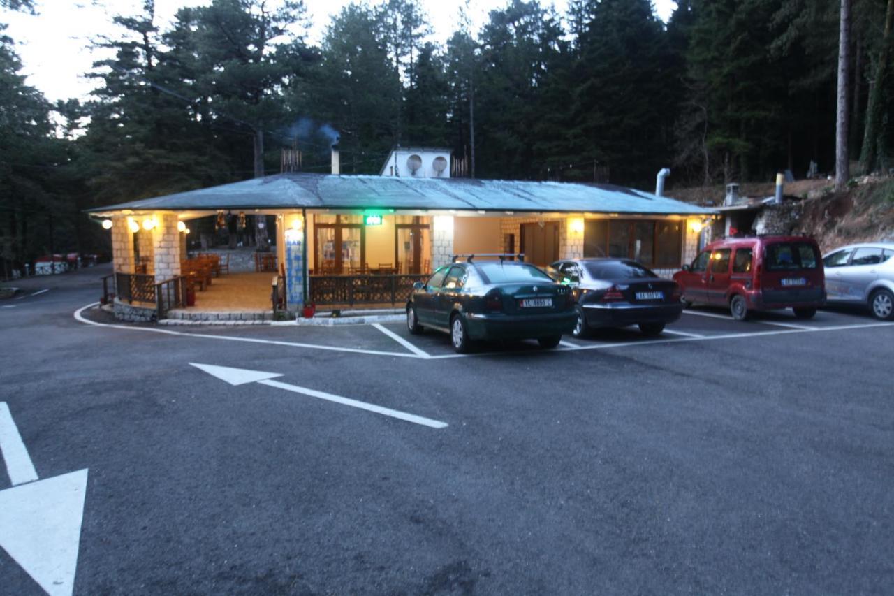 Bujtina Uji I Panjes, Log Cabins Dukat Kültér fotó