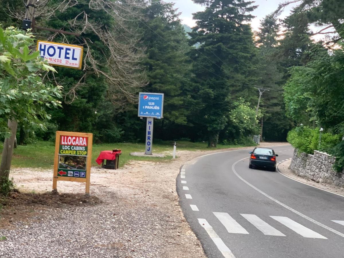 Bujtina Uji I Panjes, Log Cabins Dukat Kültér fotó