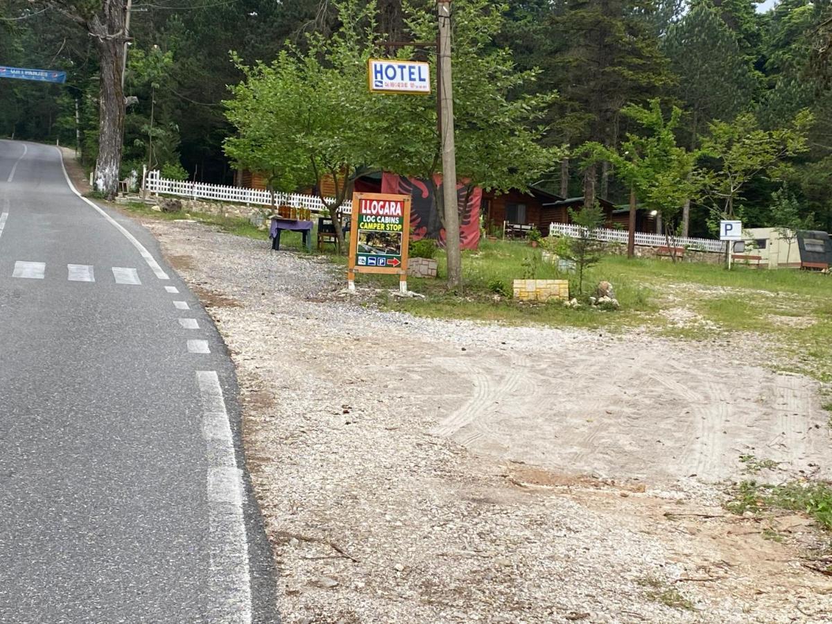 Bujtina Uji I Panjes, Log Cabins Dukat Kültér fotó