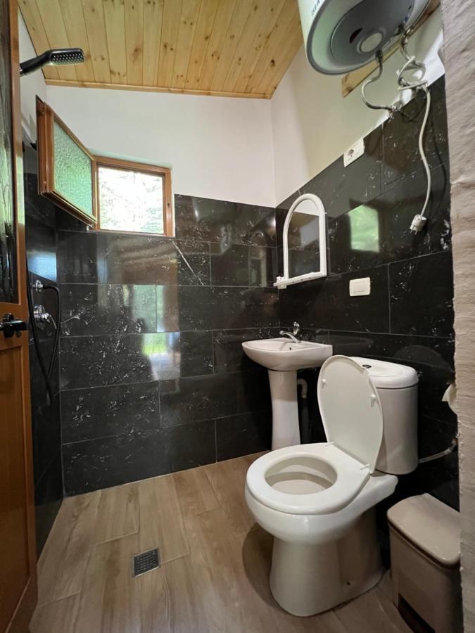 Bujtina Uji I Panjes, Log Cabins Dukat Kültér fotó