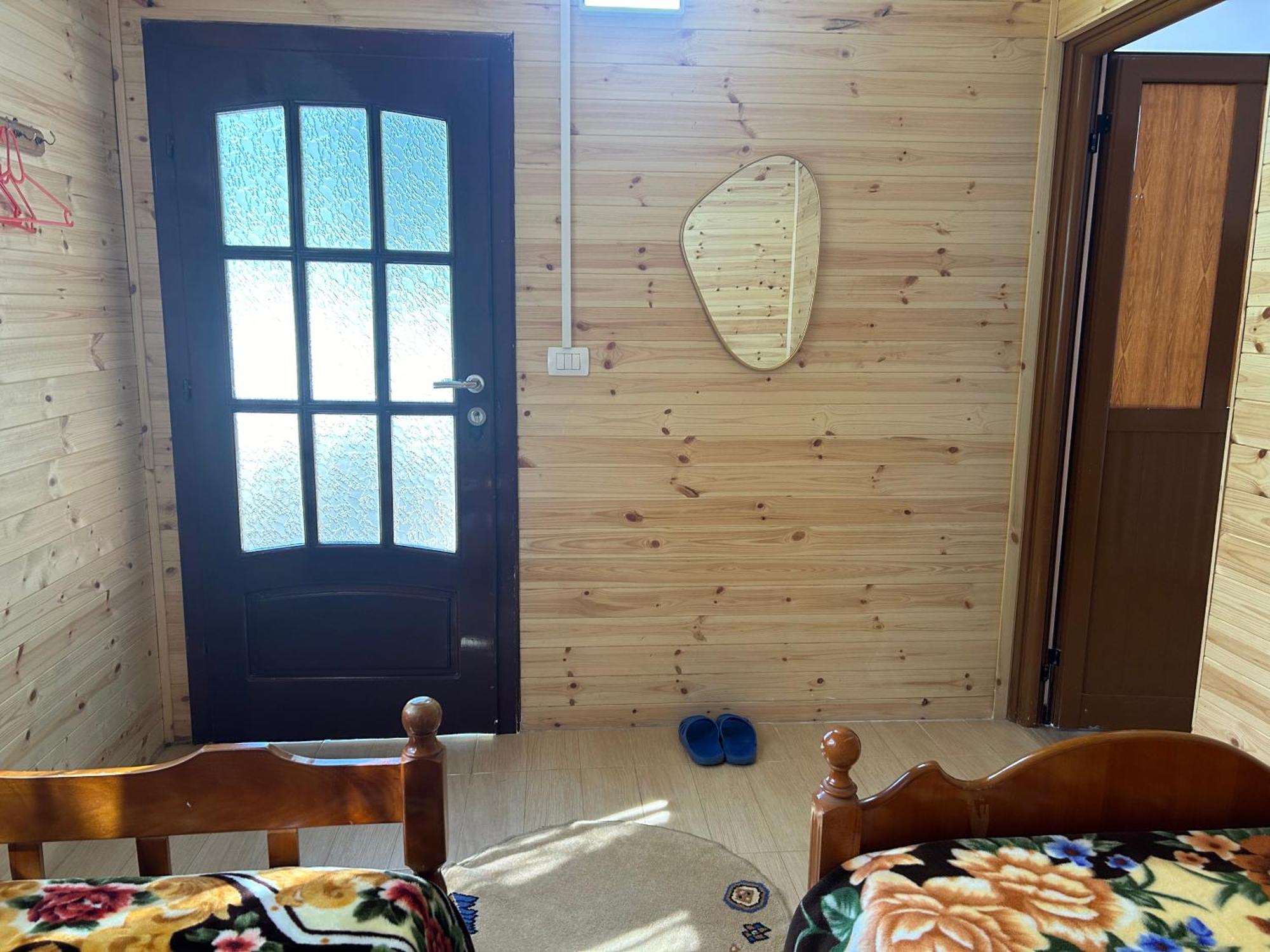 Bujtina Uji I Panjes, Log Cabins Dukat Kültér fotó
